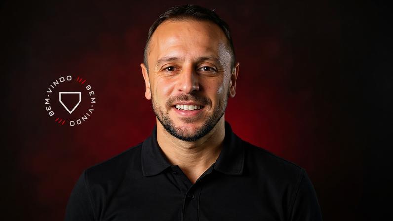 Rafinha foi anunciado pelo São Paulo (Foto: Divulgação)