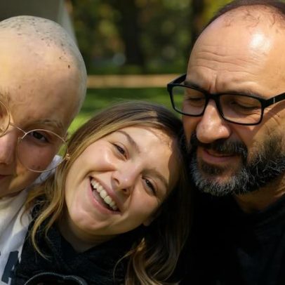 Pai de Isabel Veloso se despede da filha, que morreu aos 19 anos