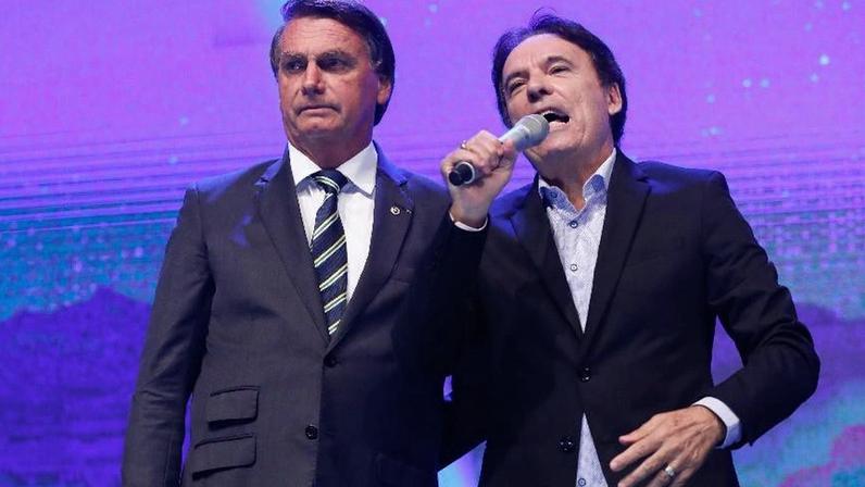 Jair Bolsonaro em culto com o bispo Robson Rodovalho em janeiro de 2022
