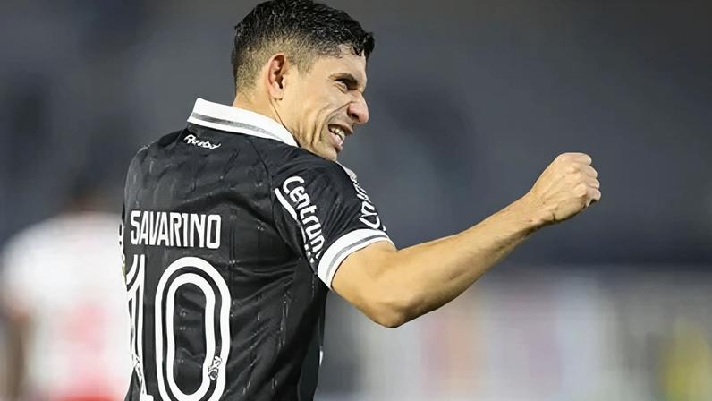 Jefferson Savarino, meia do Botafogo