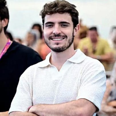 João Augusto Liberato assiste show de Murilo Huff em navio de Wesley Safadão