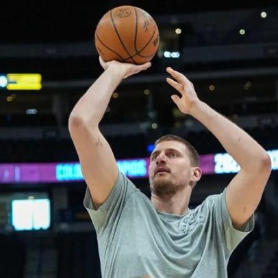 Nikola Jokic se aproxima de retorno às quadras pelo Denver Nuggets