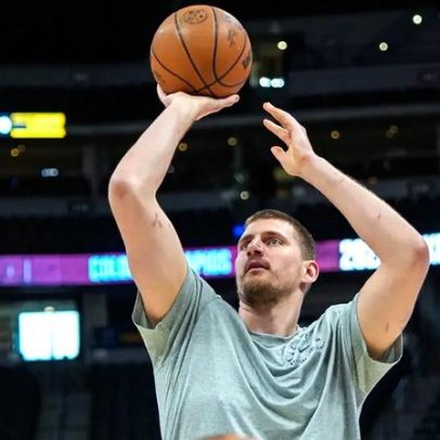 Nuggets definem prazo para retorno de Nikola Jokic