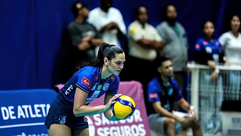 Julia Kudiess foi um dos principais destaques do Minas na vitória sobre o Maringá (Foto: Divulgação/ Minas Tênis Clube)