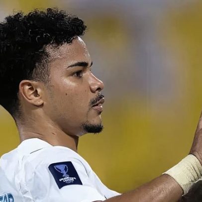 Kaio César tem chegada ao Brasil adiada após acordo verbal com o Corinthians