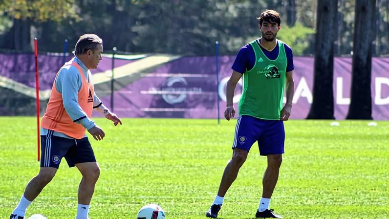 Adrian Heath treinando Kaká no Orlando City em 2015 — Foto: Reprodução/Instagram