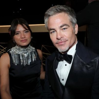 Chris Pine e Keyana Sky Wenger aparecem juntos no Globos de Ouro 2026