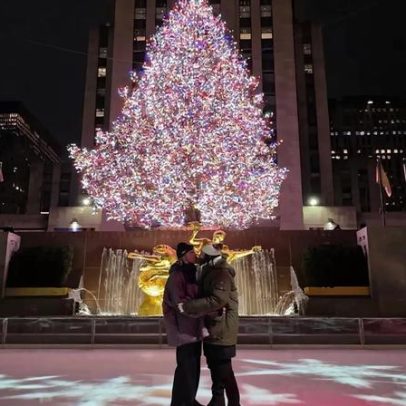 Keanu Reeves e Alexandra Grant compartilham beijo no Rockefeller Center