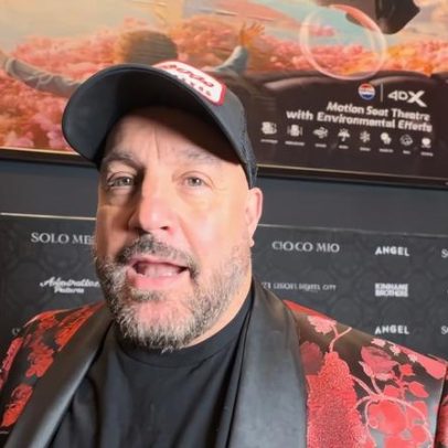 Kevin James admite que namorar é difícil enquanto dá dicas de relacionamento