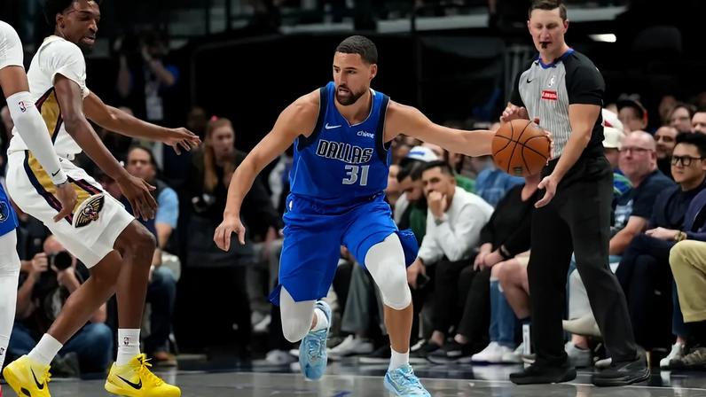 Klay Thompson em jogo entre Dallas Mavericks e New Orleans Pelicans na NBA (Foto: Glenn James/NBAE via Getty Images/AFP)