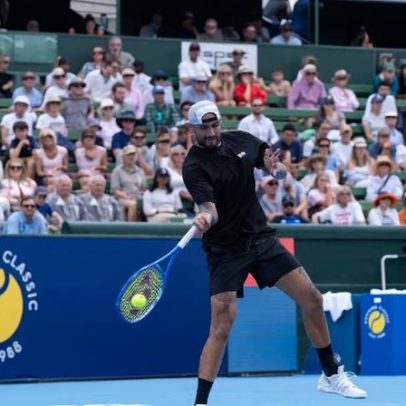 Kyrgios vence exibição contra Zhang e admite não estar no mesmo nível
