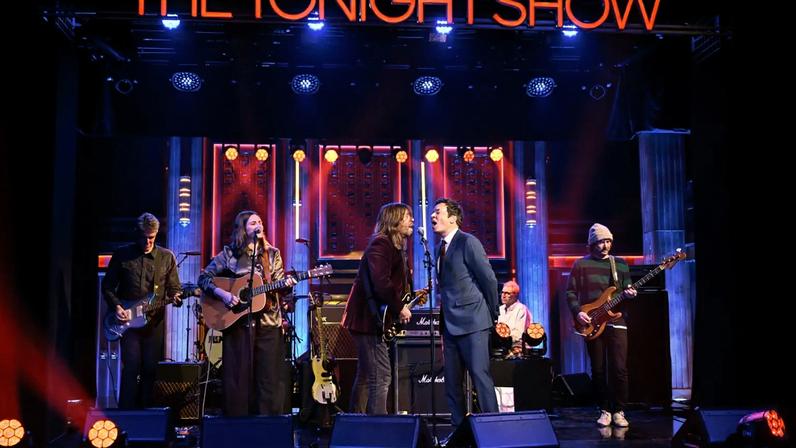 THE TONIGHT SHOW STARRING JIMMY FALLON -- Episode 2243 -- Pictured: Musical guest The Lemonheads perform with host Jimmy Fallon on Tuesday, January 20, 2026 -- (Photo by: Todd Owyoung/NBC via Getty Images)
