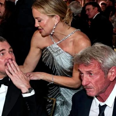 Sean Penn é flagrado fumando à mesa no Golden Globes 2026