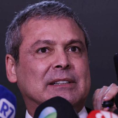 Líder do PT propõe prisão de Flávio, Eduardo e Nikolas por suposta traição