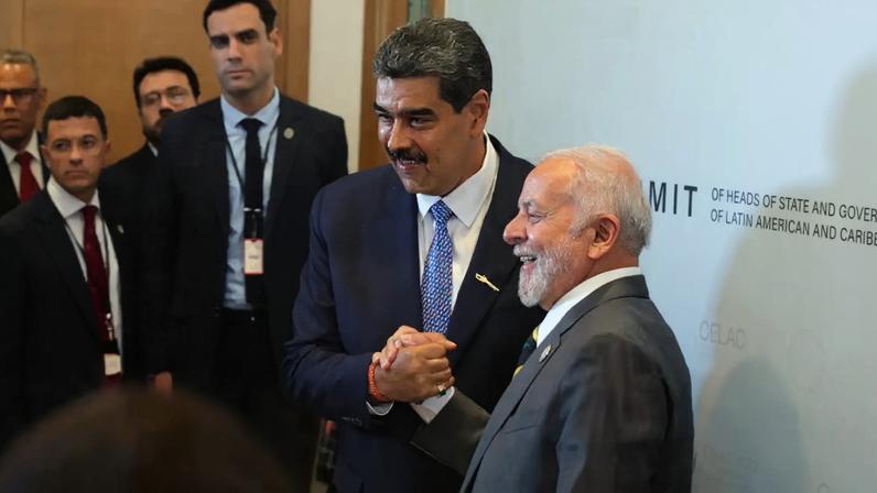 Lula saiu em defesa da Venezuela após operação dos EUA que prendeu Maduro. (Foto: Bienvenido Velasco/EFE)