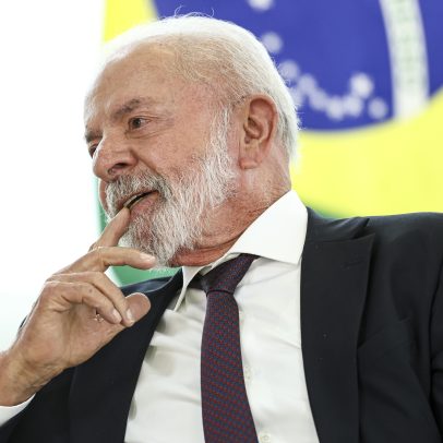 Lula comenta atendimento após batida na cabeça em evento sobre IA em hospitais