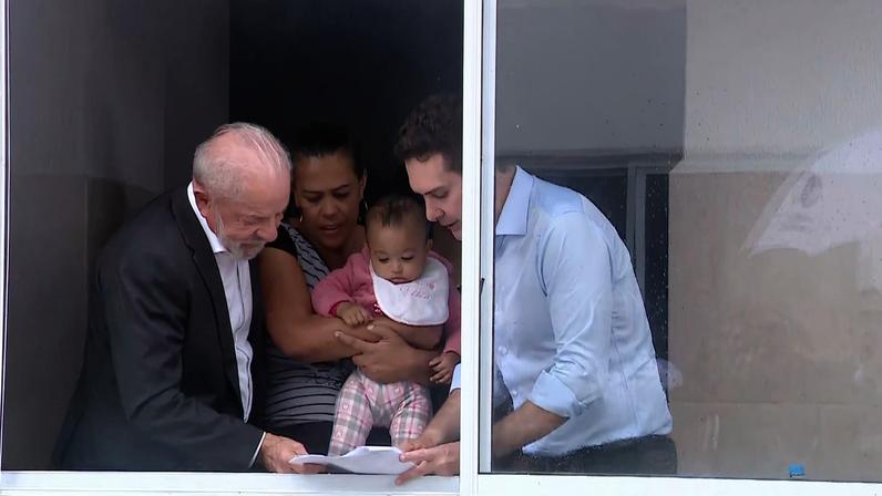 Lula visita moradias populares do programa Minha Casa, Minha Vida no RS — Foto: Reprodução/RBS TV
