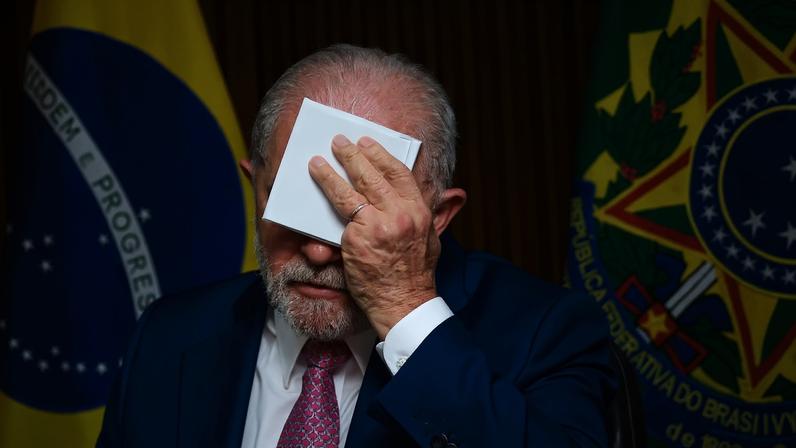 Após recuo parcial dos EUA em tarifas adicionais sobre produtos brasileiros, Lula volta reage diretamente contra ação americana na Venezuela. (Foto: EFE/Andre Borges)