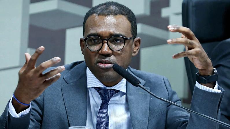 O economista e diretor de fiscalização do BC, Ailton de Aquino. (Foto: Lula Marques / Agência Brasil)