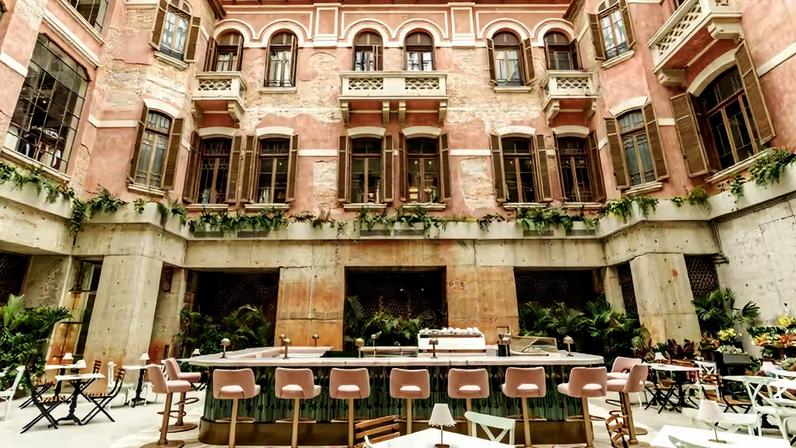 Mata Città tem espaço iluminado por teto envidraçado, o Dolce Vita