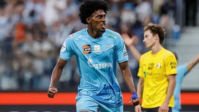 Mateo Cassierra comemora gol pelo Zenit