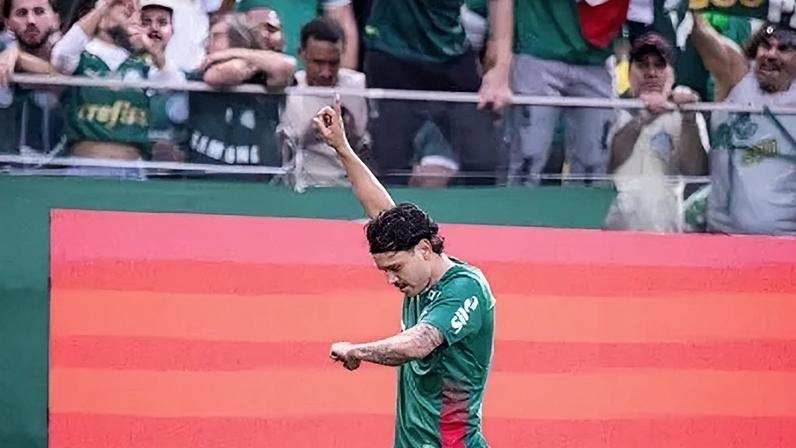 Mauricio comemora seu gol no clássico entre Palmeiras e São Paulo