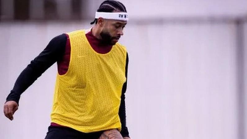 Memphis em treino do Corinthians