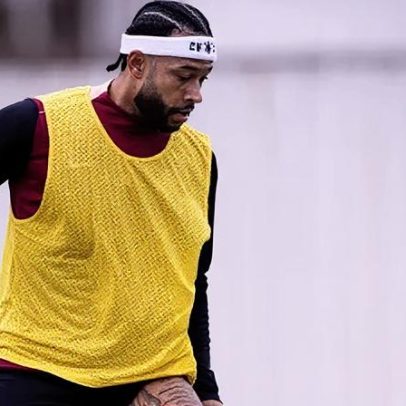 Memphis Depay avança em recuperação após desfalque do Corinthians