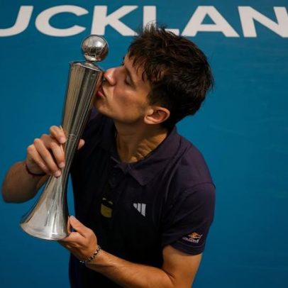 Mensik vence seu segundo título ATP e encerra série invicta de Baez