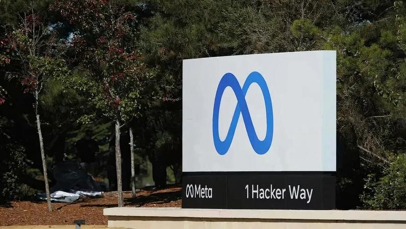 Logo da Meta, controladora do Facebook, em foto tirada em 28 de outubro de 2021 — Foto: Justin Sullivan / Getty Images North America / Getty Images via AFP