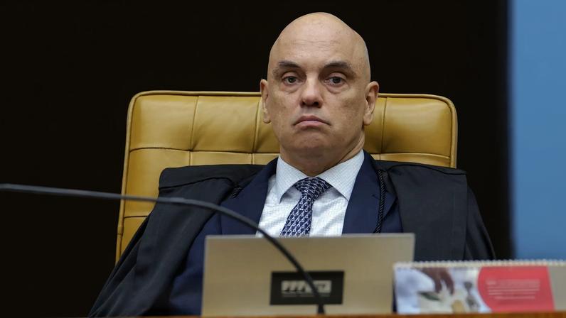 Moraes questiona ética médica ao cancelar apuração de atendimento a Bolsonaro