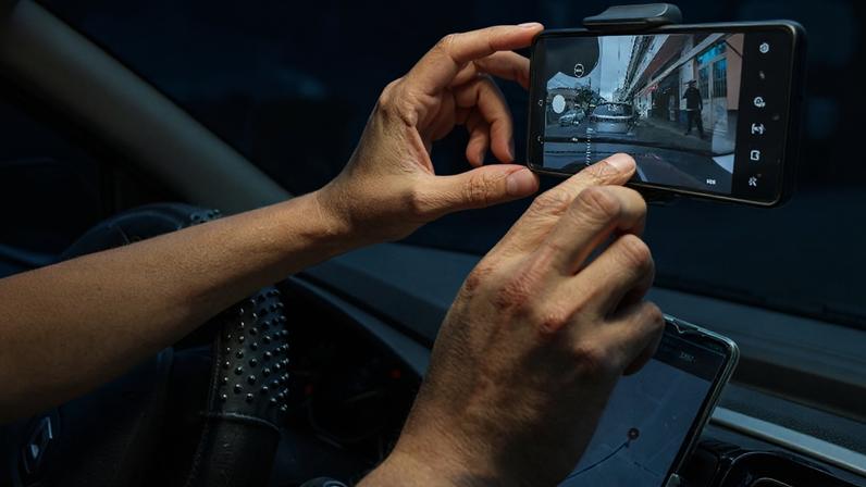Motorista de aplicativo nas ruas de São Paulo