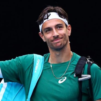 Musetti abandona exibição contra Zverev, diz não arriscar lesão