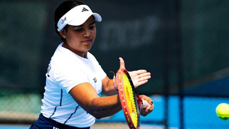 Naná inicia temporada em torneios em quadras cobertas na Inglaterra