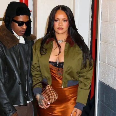 Rihanna usa vestido slip com sutiã visível no lançamento do álbum de A$AP Rocky