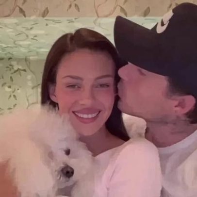 Nicola Peltz compartilha vídeo romântico com Brooklyn Beckham após família em Paris