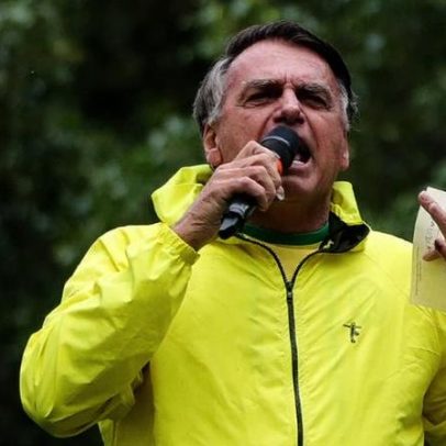 Bolsonaro retorna à PF após realizar exames em hospital