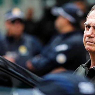 Defesa de Bolsonaro pede a Moraes assistência religiosa na prisão