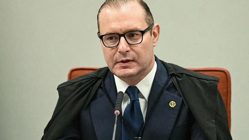 O ministro Cristiano Zanin durante o julgamento da trama golpista