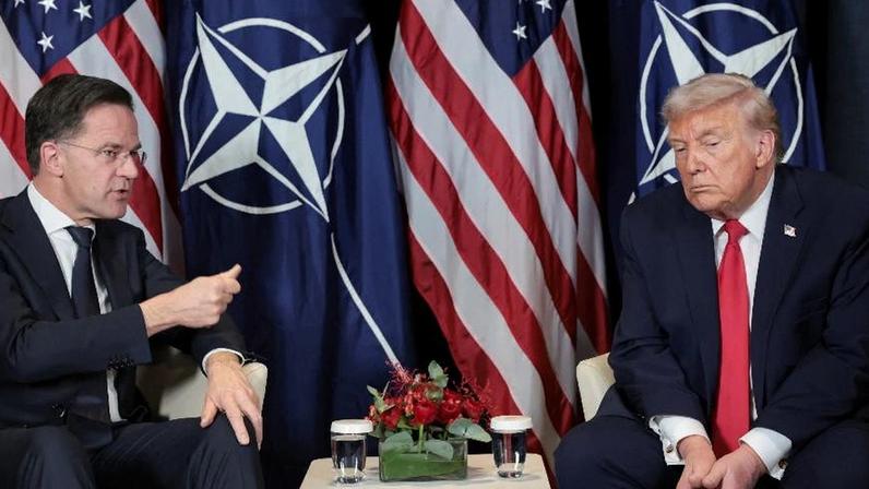 O presidente dos EUA, Donald Trump, reúne-se com o secretário-geral da Otan, Mark Rutte, durante o Fórum Econômico Mundial em Davos, na Suíça
