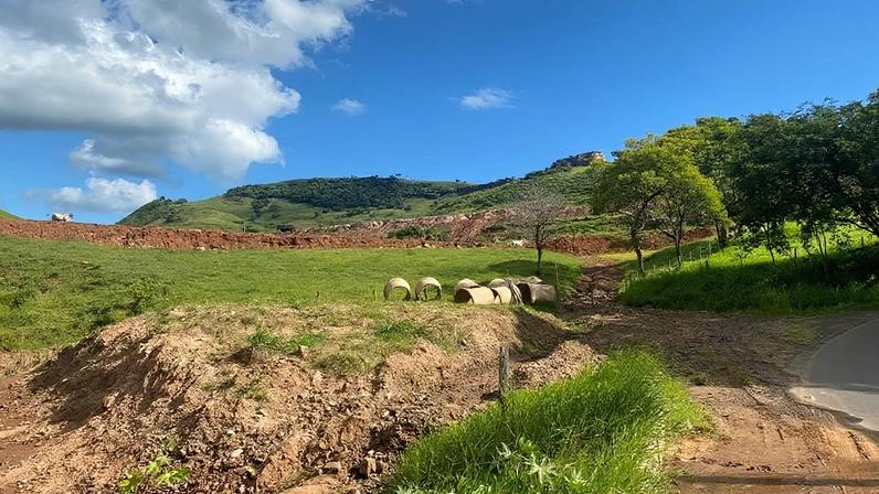 Obras na pista de pouso próxima ao Tayayá