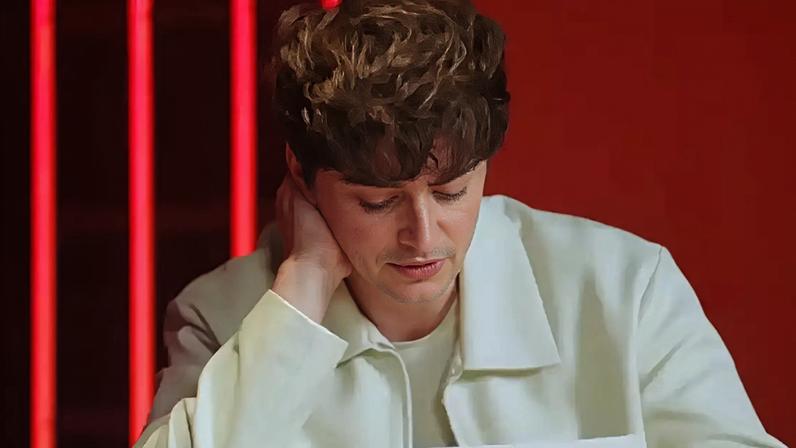 Noah Schnapp se emociona com carta de fã