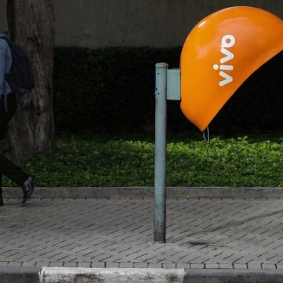 Orelhões serão retirados das ruas; veja no mapa quantos existem na cidade