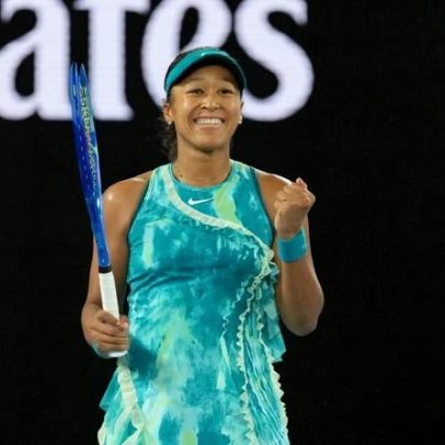 Osaka vence em três sets e segue no caminho de Iga Swiatek