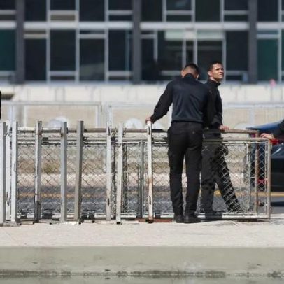 Governo volta a cercar o Palácio do Planalto por risco de protestos