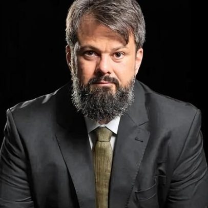 Grupo da UFRN pede saída de professor que nega trans e racismo; direita reage