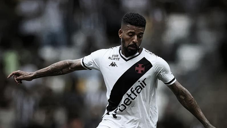 Paulinho Paula em ação pelo Vasco na temporada 2025 contra o Atlético-MG