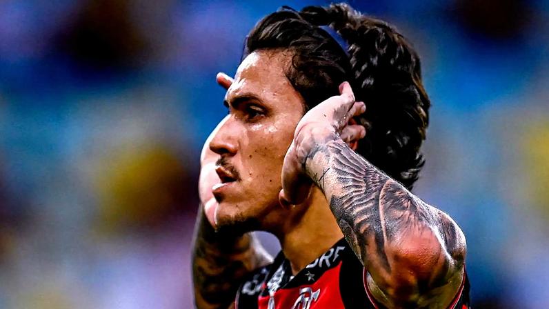 Atacante Pedro se apresenta no Ninho do Urubu antes do retorno oficial das férias.