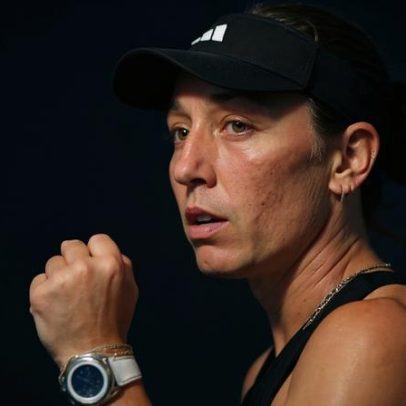 Pegula vence em sets diretos e avança às semifinais