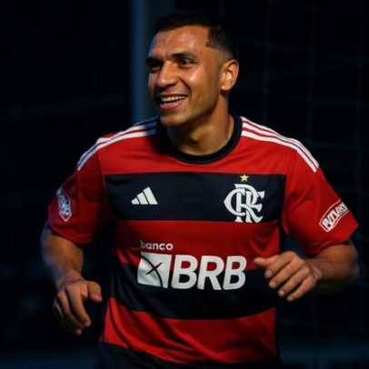 Flamengo encerra contrato com Petterson